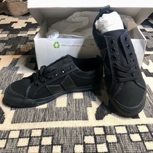 NIB DEADSTOCK Vintage Macbeth Elliot Size 37 Rare HTF